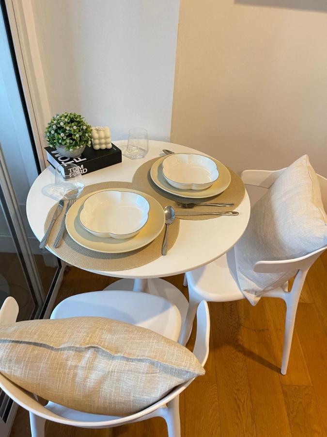 The Serene Escape Rockwell Makati City View 1Br Apartment Manila Exterior photo